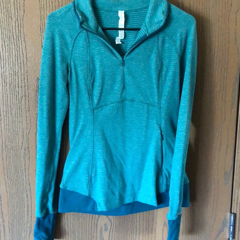Women’s Lululemon 1/2 zip long-sleeve shirt
